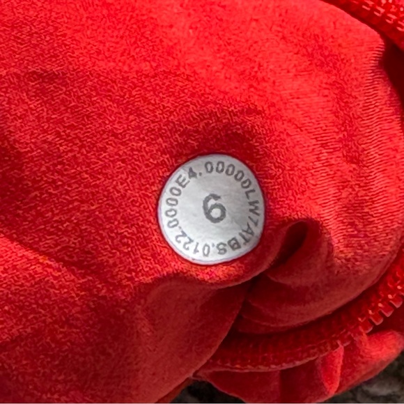 Lululemon Track That Mid-Rise Lined Short 5" - Picture 4 of 5